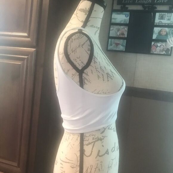 Fashion nova size S/M white one shoulder crop tank Women’sl - Picture 6 of 12